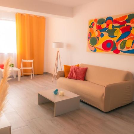 Sunset Apartment - Central Apt With Rooftop Garden Bucureşti Ngoại thất bức ảnh