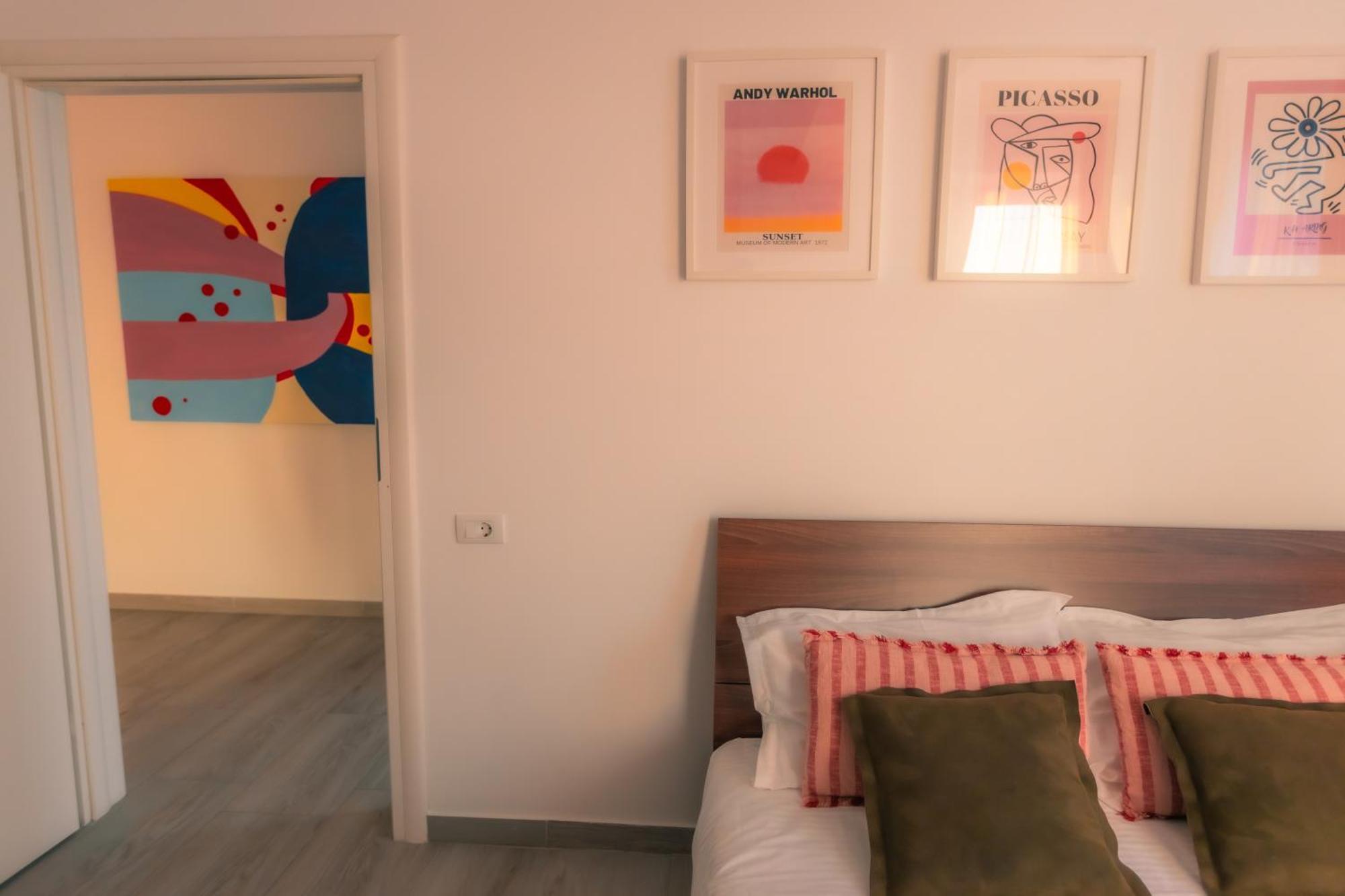 Sunset Apartment - Central Apt With Rooftop Garden Bucureşti Ngoại thất bức ảnh